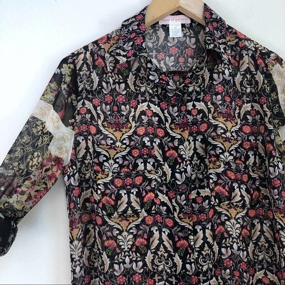 Band of Gypsies Sheer High Low hem Button Down - Picture 2 of 8